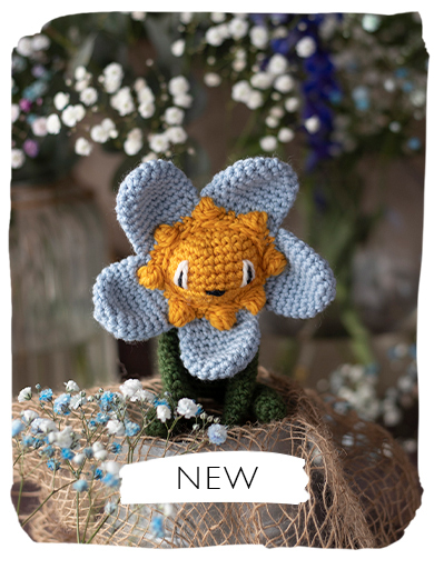 Mini Forget Me Not crochet flower